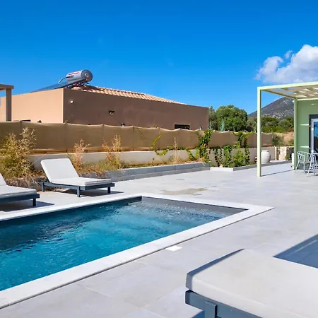 Katerina Mentoros * Karavádhos